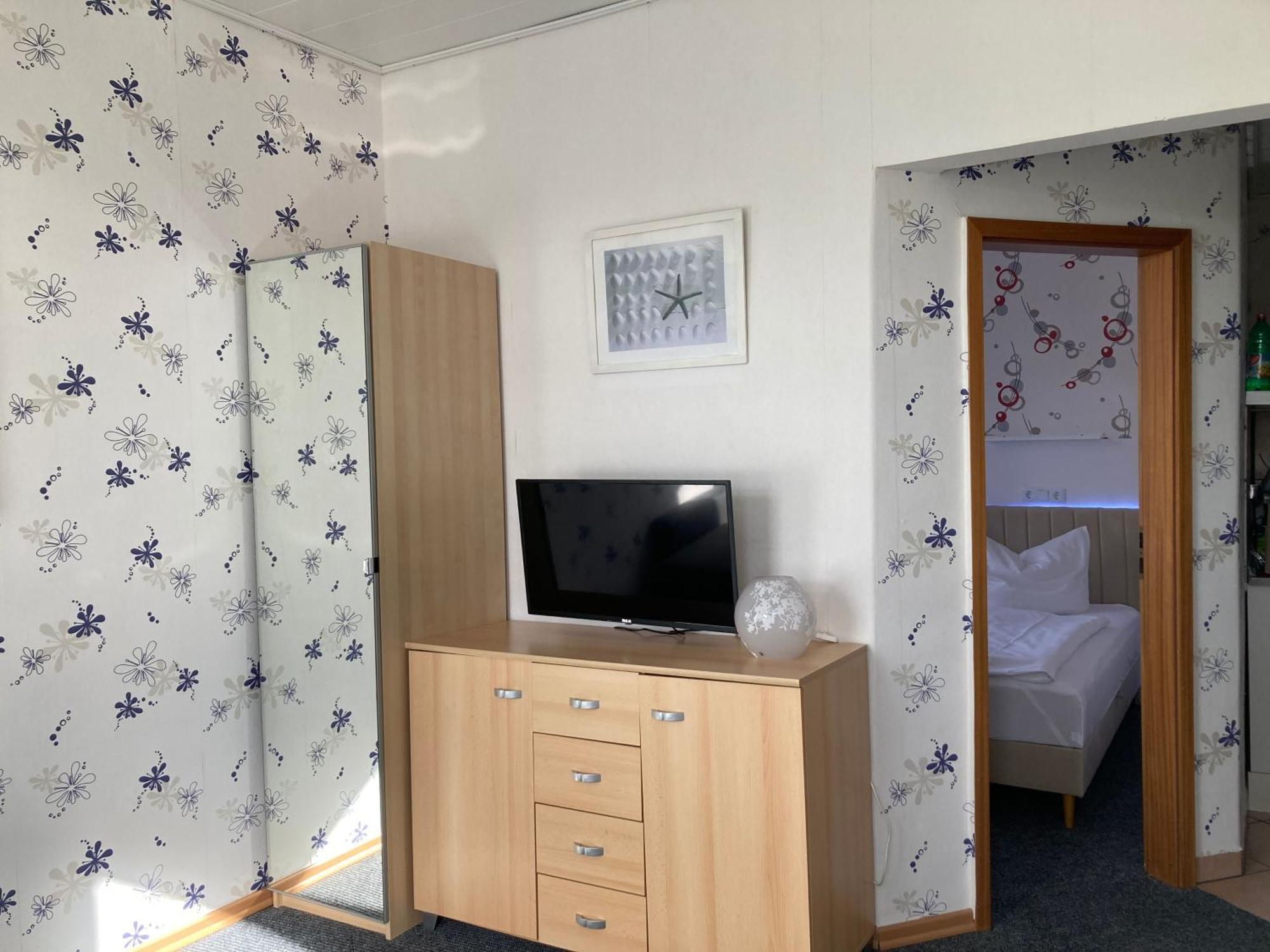 Haus Krabbe Apartments Mit Doppelbetten, Fuer 1-2 Personen, Hunde Kostenfrei Willkommen, Kostenfreier Parkplatz, Zwischen Bremerhaven Und Cuxhaven Gelegen Wremen Exteriér fotografie